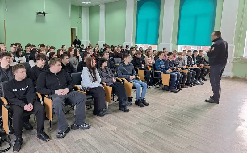 Профилактическая беседа представителя полиции